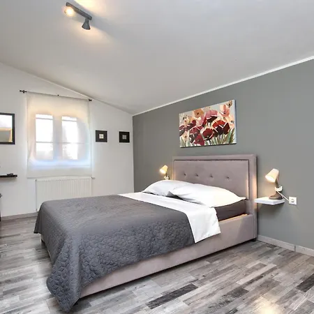 Ferienhaus House Ulika Near Pula - Pet Friendly