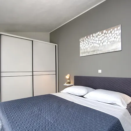 Ferienhaus House Ulika Near Pula - Pet Friendly *