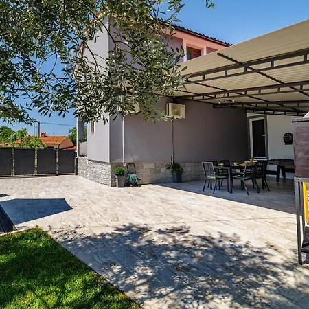 House Ulika Near Pula - Pet Friendly *