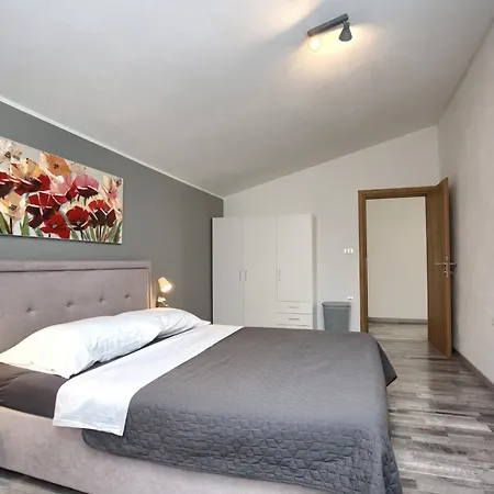 House Ulika Near Pula - Pet Friendly