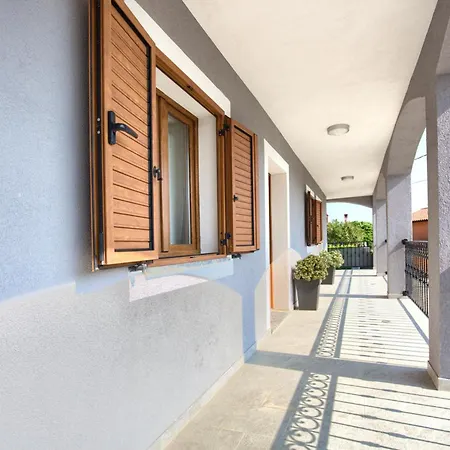 House Ulika Near Pula - Pet Friendly *