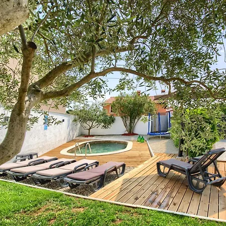 House Ulika Near Pula - Pet Friendly
