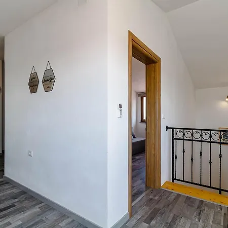 House Ulika Near Pula - Pet Friendly Holiday home