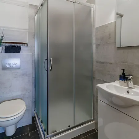 House Ulika Near Pula - Pet Friendly Marcana