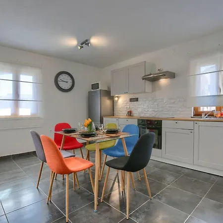 House Ulika Near Pula - Pet Friendly *