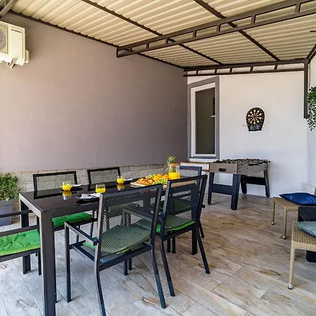 House Ulika Near Pula - Pet Friendly
