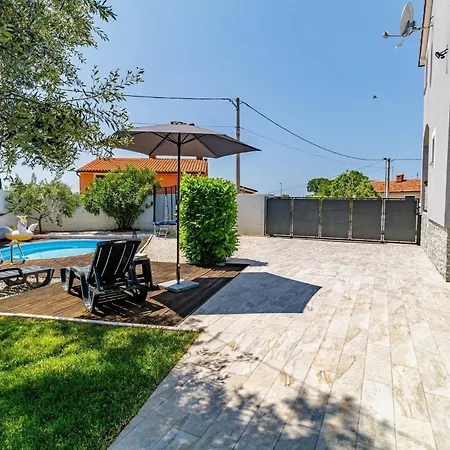 House Ulika Near Pula - Pet Friendly *