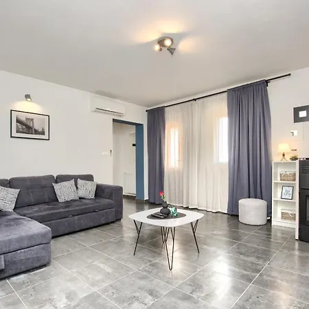 House Ulika Near Pula - Pet Friendly Prázdninový dům